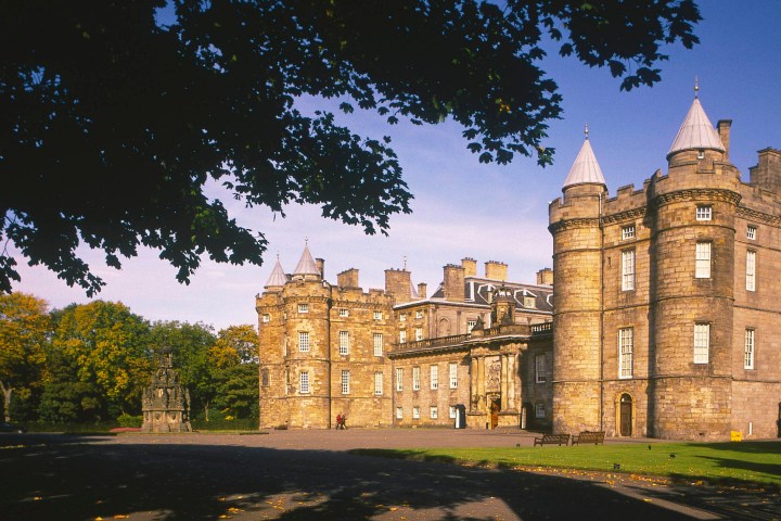 La-Vieille-ville-©-visitscotland