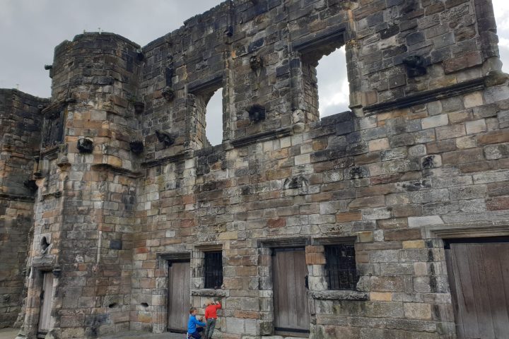 an old stone building